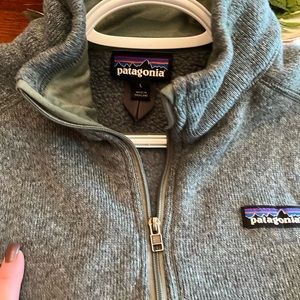 PATAGONIA 🏔️ quarter zip, women’s LARGE pull over light sage green.